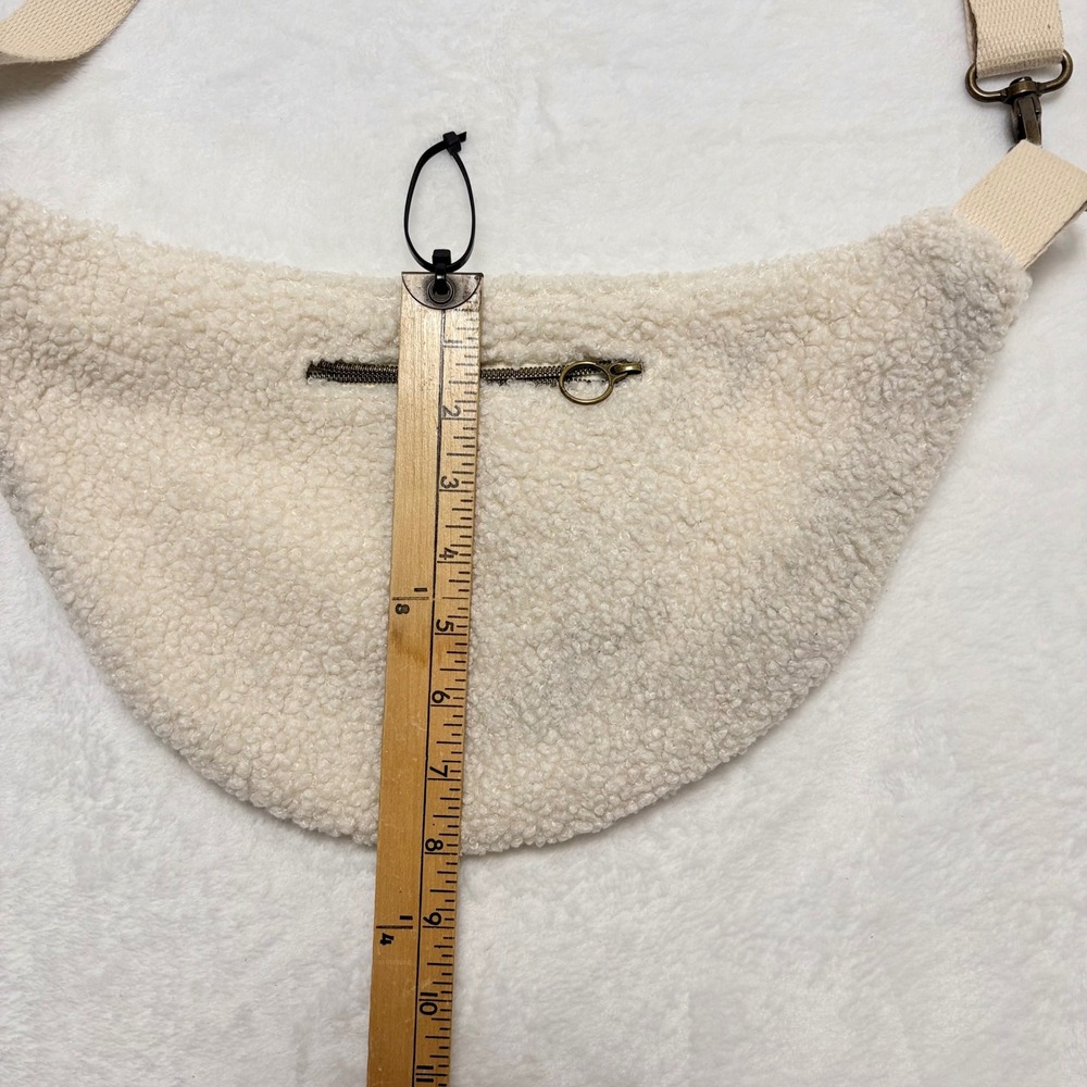 Minimalist Teddy Fleece Fanny Pack Slouchy Crescent Crossbody Bag Neutral‎ - Picture 5 of 9